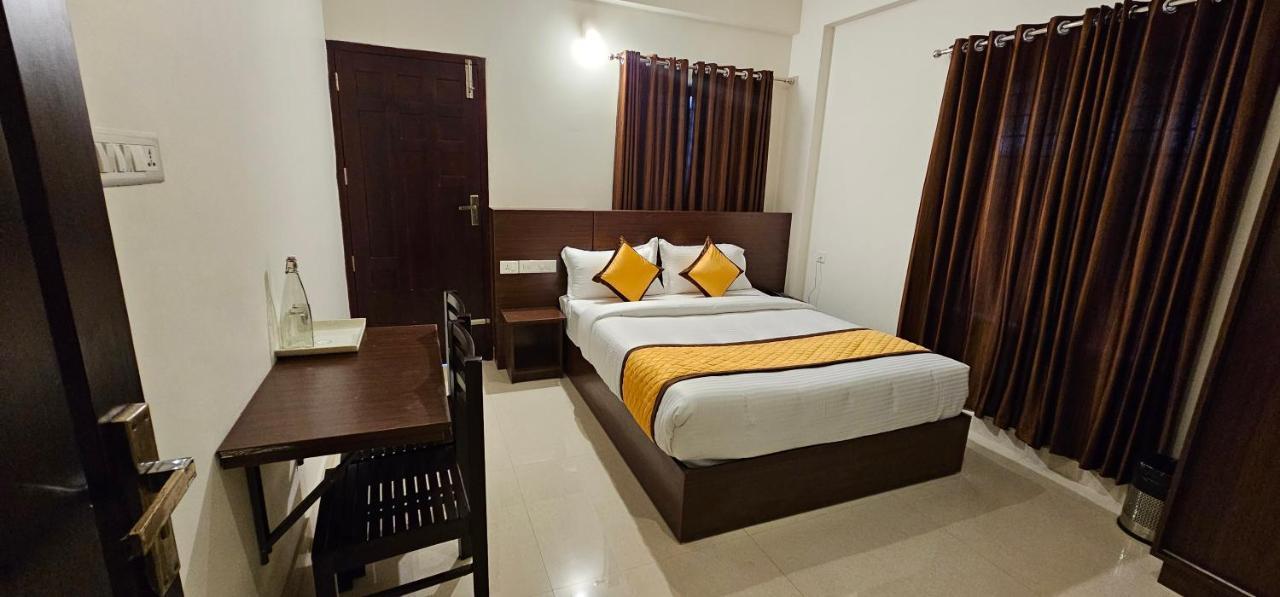 Blueway Residency Downtown Hotel Thiruvananthapuram Exterior photo