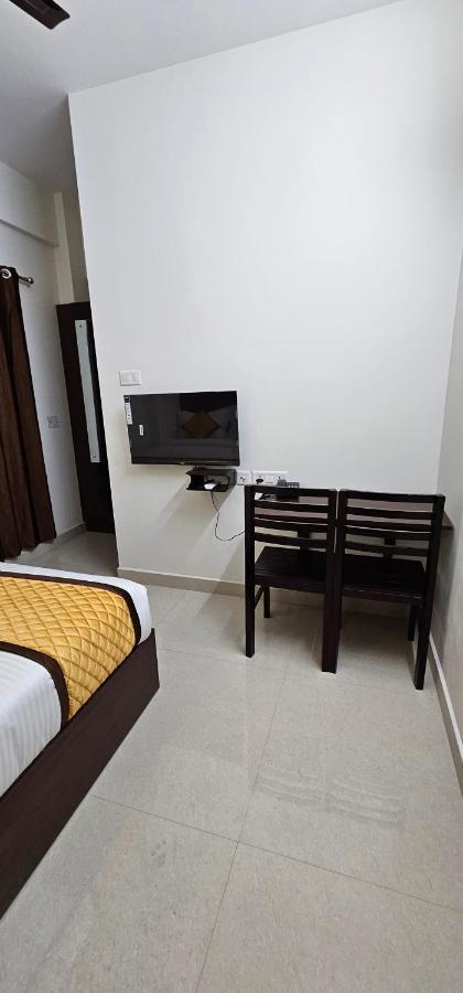 Blueway Residency Downtown Hotel Thiruvananthapuram Exterior photo