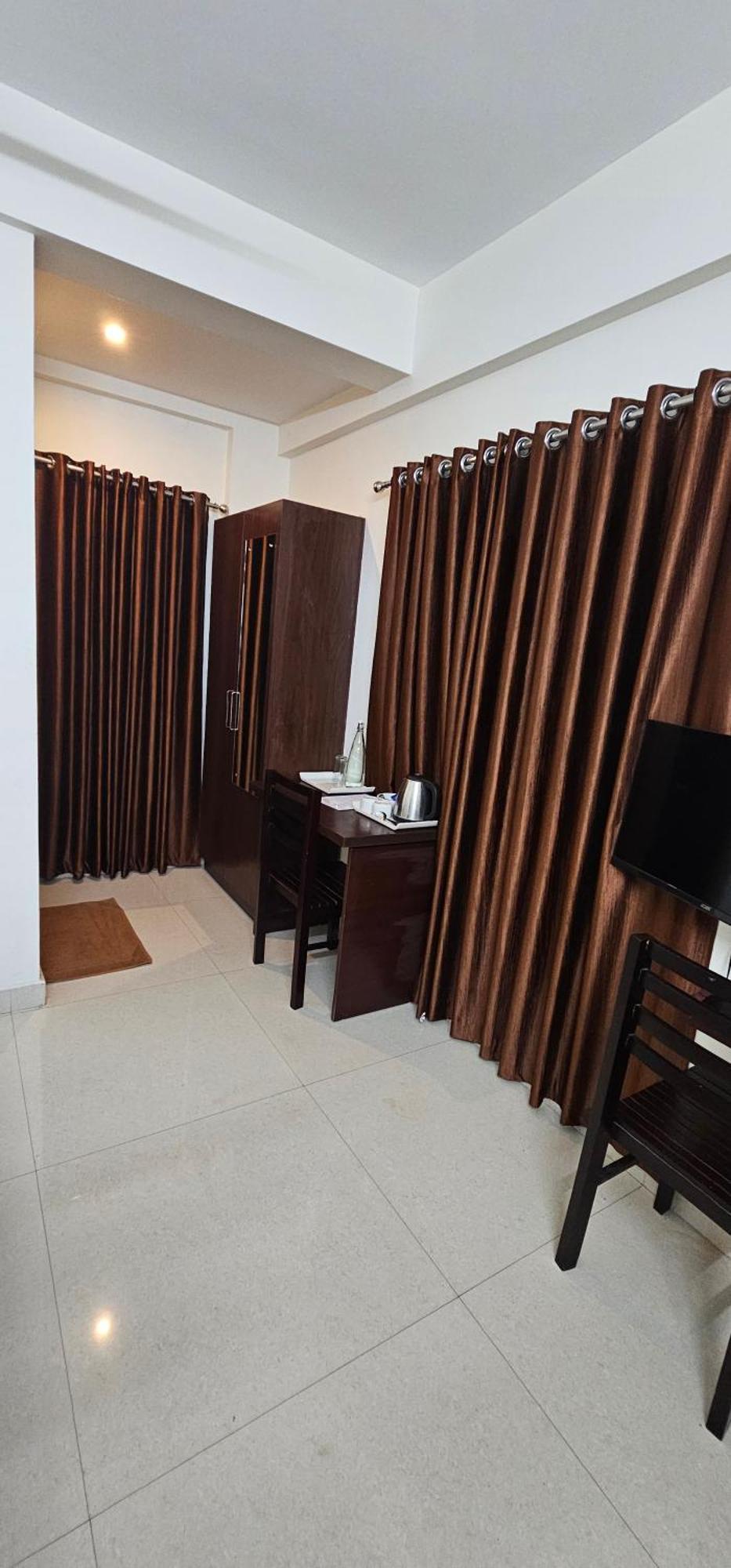 Blueway Residency Downtown Hotel Thiruvananthapuram Exterior photo