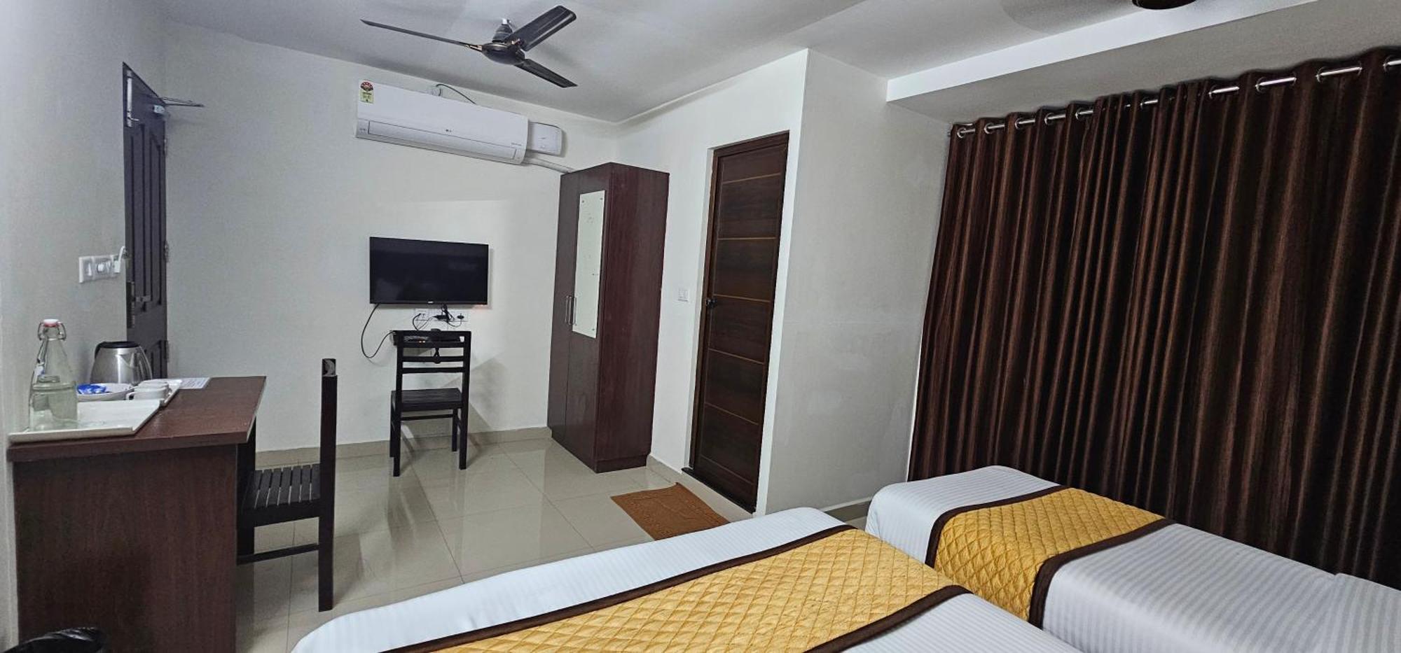 Blueway Residency Downtown Hotel Thiruvananthapuram Exterior photo
