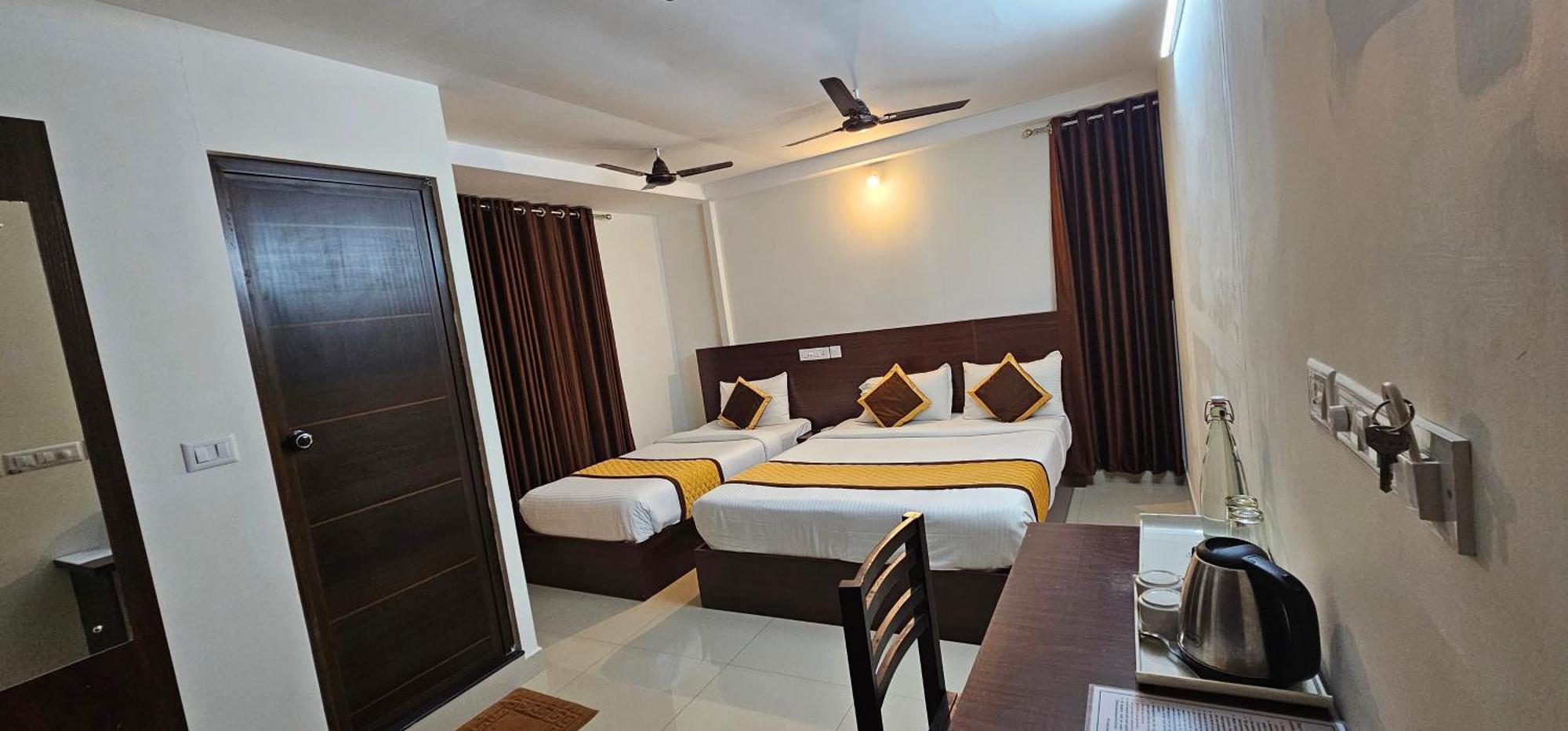 Blueway Residency Downtown Hotel Thiruvananthapuram Exterior photo